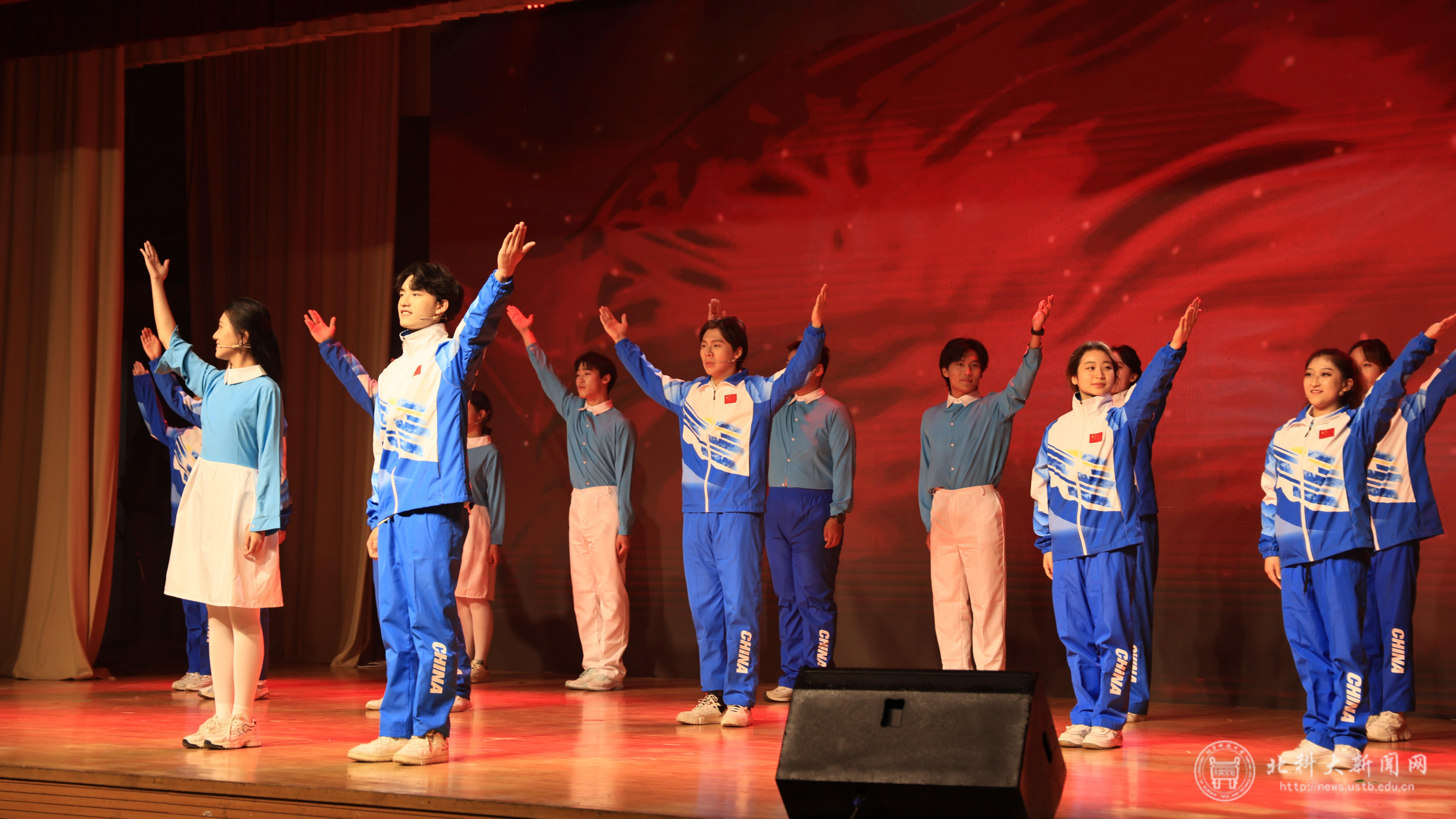 学生话剧团节目《担当》.JPG